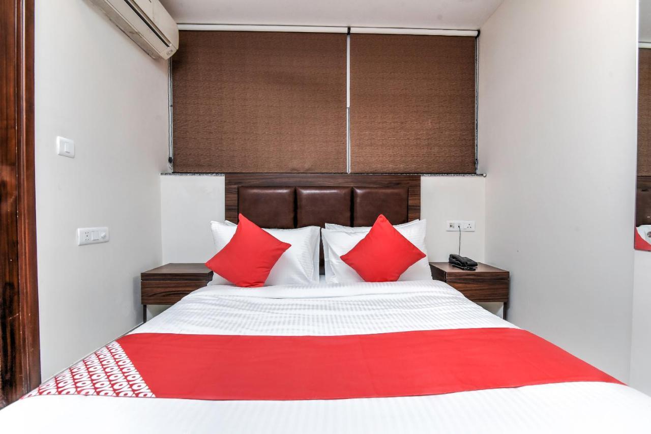 Oyo 81042 Rajput Resort Patiāla Exterior foto